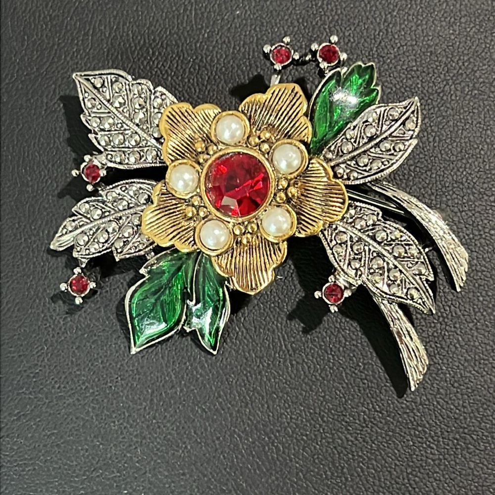 Signed Avon Floral Christmas Holiday brooch, enamel, glass and faux pearls
